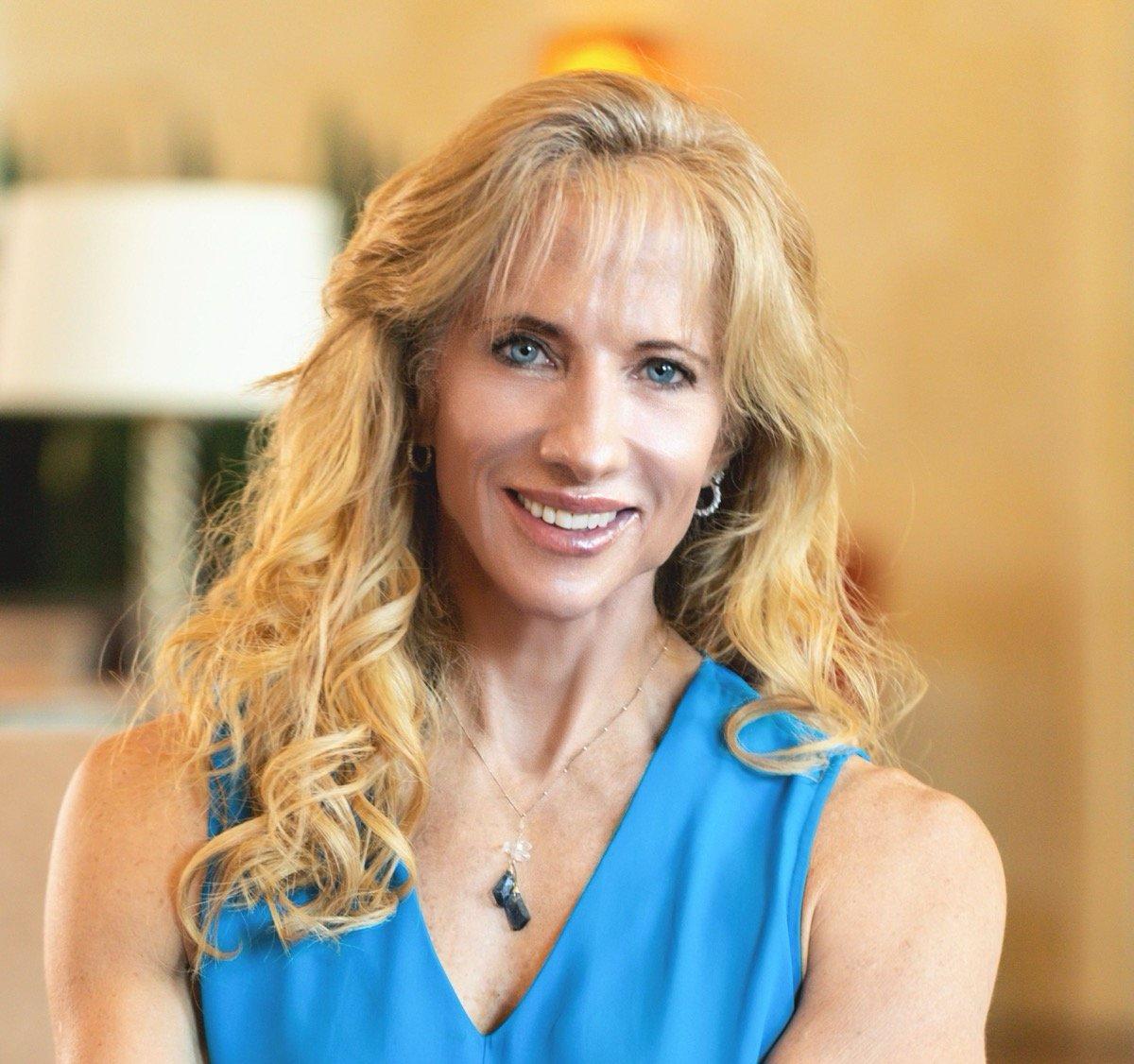 Elizabeth Yurth, MD